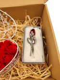 Mydlane róże i kryształowa róża - prezent dla dziewczyny żony mamy na Dzień Kobiet