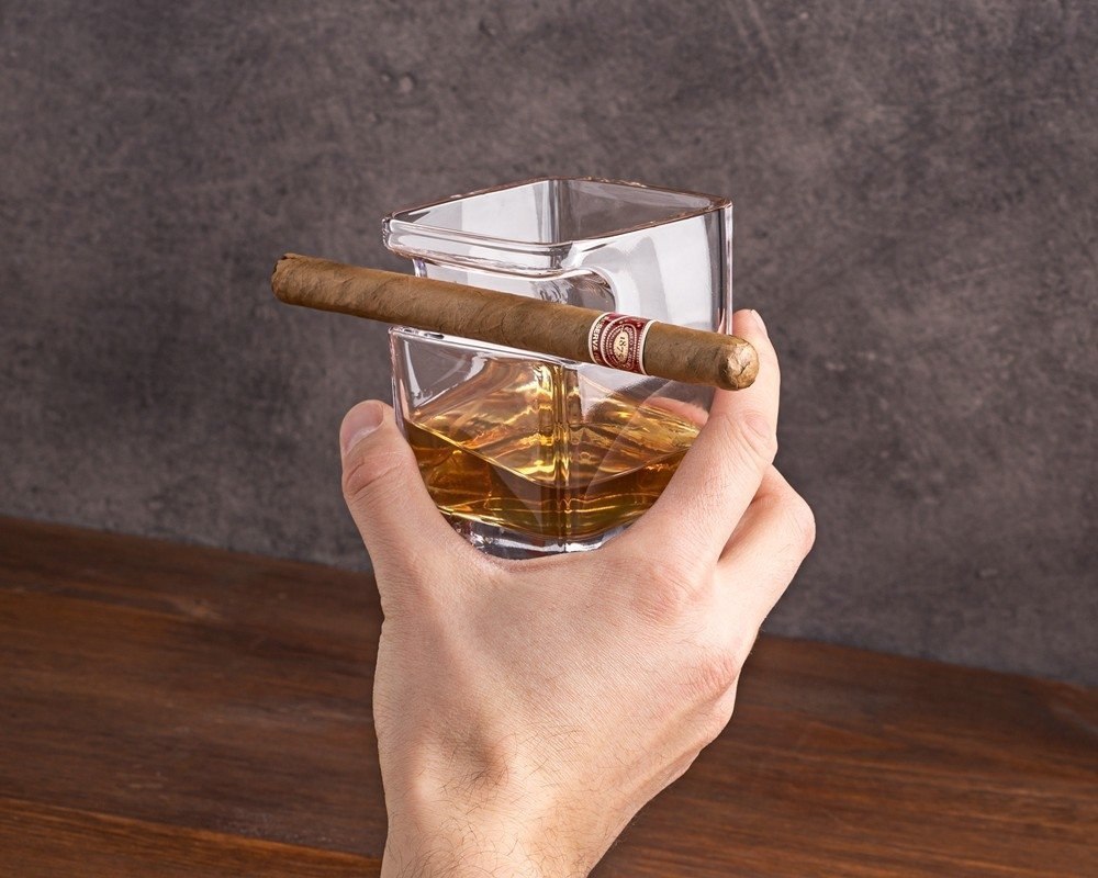Szklanka na whisky i cygaro
