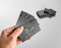 Plastikowe czarne karty do gry
