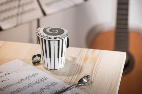 Kubek muzyka z pokrywką - KLAWISZE Kubek muzyka z pokrywką - KLAWISZE