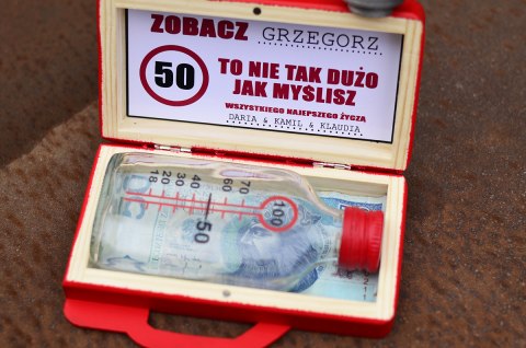 Personalizowany Kanister na Setkę i Pieniądze Personalizowany Kanister na Setkę i Pieniądze