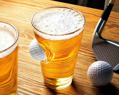 Szklanka PIŁKA GOLFOWA - UWIĘZIONA W SZKLE Szklanka PIŁKA GOLFOWA - UWIĘZIONA W SZKLE