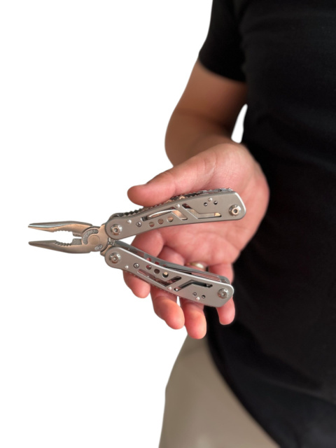 Multitool 13w1 z Grawerem dla Taty - Prezent na Dzień Ojca Święta Urodziny Narzędzie Wielofunkcyjne Multitool 13w1 z Grawerem dla Taty - Prezent na Dzień Ojca Święta Urodziny Narzędzie Wielofunkcyjne
