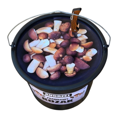 Personalizowany Zestaw Grzybiarza 4w1- prezent dla Taty Mamy Babci Dziadka Żony Męża Wiadro Nóż Ponczo Czapka