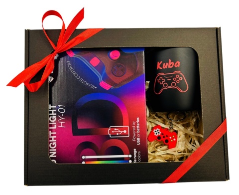 Zestaw Prezent dla Gracza z Imieniem Chłopca 5 6 7 8 9 10 11 12 na święta urodziny - kubek + lampka + brelok