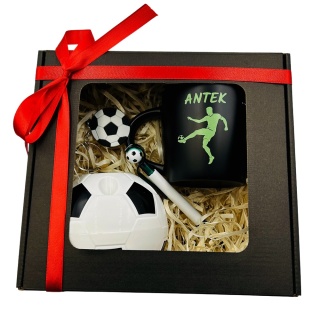 Zestaw Prezent dla Piłkarza Chłopca 4 5 6 7 8 9 10 lat na Święta Urodziny - Kubek Personalizowany Przybornik Długopis Brelok