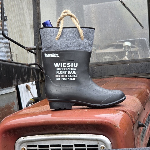 Gumofilc na Flaszkę Maszlitra dla Rolnika - Śmieszny Prezent dla Męża Niego Chłopaka na Walentynki Święta Kalosz Gumiak