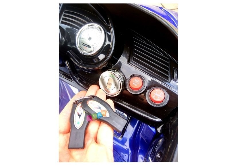 Auto na akumulator BS4 Niebieskie Auto na akumulator BS4 Niebieskie
