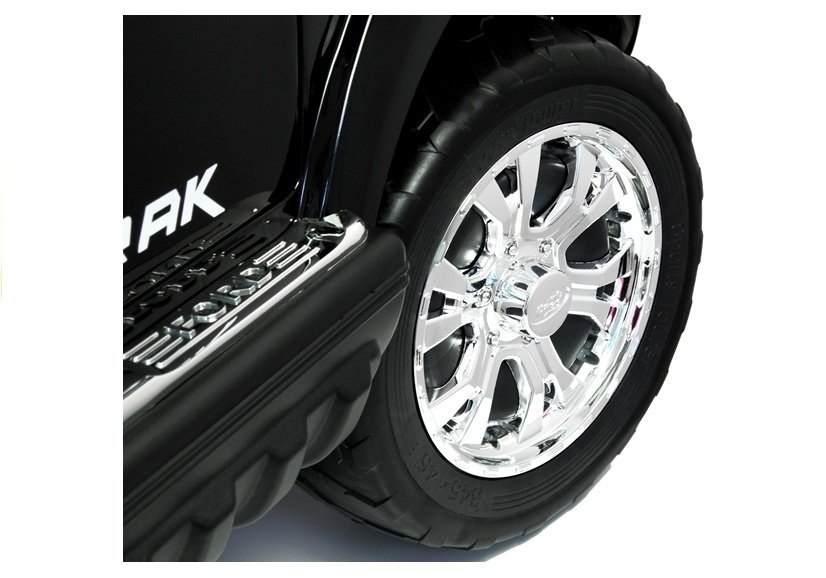 Auto na akumulator Ford Czarny lakierowany 4x4 Auto na akumulator Ford Czarny lakierowany 4x4