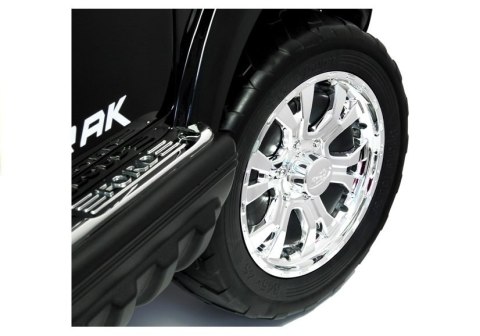 Auto na akumulator Ford Czarny lakierowany 4x4 Auto na akumulator Ford Czarny lakierowany 4x4