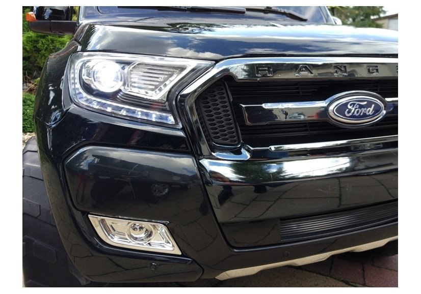 Auto na akumulator Ford Czarny lakierowany 4x4 Auto na akumulator Ford Czarny lakierowany 4x4