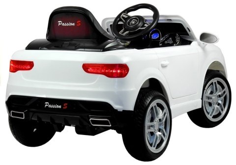 Auto na akumulator HL1558 Białe Auto na akumulator HL1558 Białe