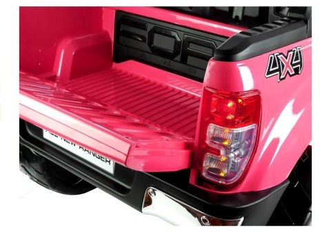 Auto na akumulator Ford Ranger 4x4 Różowy Lakier LCD Auto na akumulator Ford Ranger 4x4 Różowy Lakier LCD