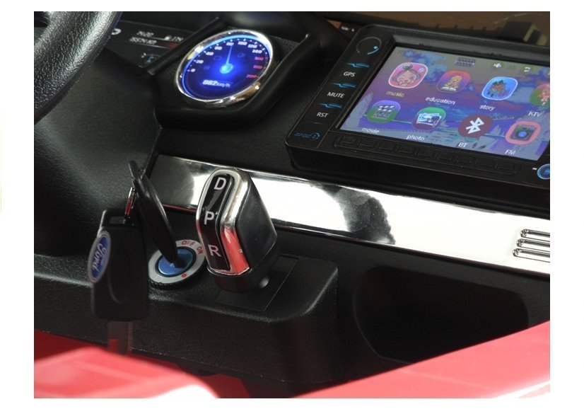 Auto na akumulator Ford Ranger 4x4 Różowy Lakier LCD Auto na akumulator Ford Ranger 4x4 Różowy Lakier LCD