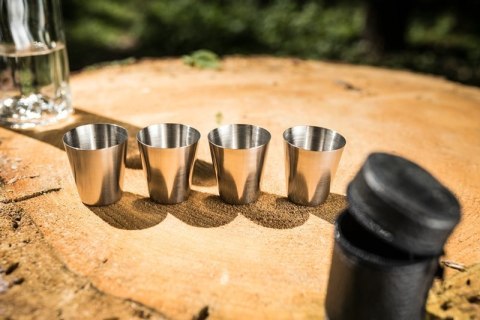 Zestaw kieliszków turystycznych 4 szt. metalowe Zestaw kieliszków turystycznych 4 szt. metalowe