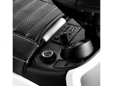 Jeździk Mercedes GLE 63 z Daszkiem Biały Jeździk Mercedes GLE 63 z Daszkiem Biały