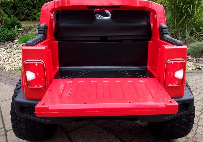 Auto na Akumulator Jeep HL1668 4x4 Czerwony Auto na Akumulator Jeep HL1668 4x4 Czerwony