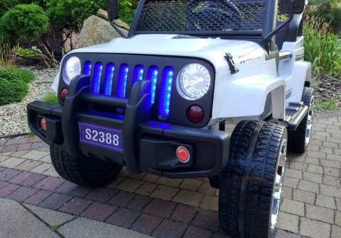 Auto na Akumulator S2388 Jeep Biały Auto na Akumulator S2388 Jeep Biały