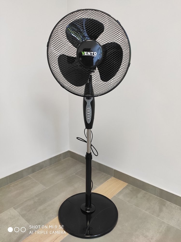 Wentylator Vento Podłogowy 40 cm 40W z Pilotem Czarny Wentylator Vento Podłogowy 40 cm 40W z Pilotem Czarny