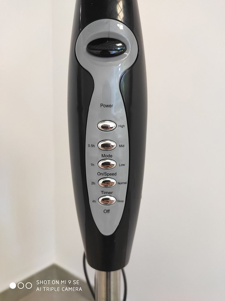 Wentylator Vento Podłogowy 40 cm 40W z Pilotem Czarny Wentylator Vento Podłogowy 40 cm 40W z Pilotem Czarny