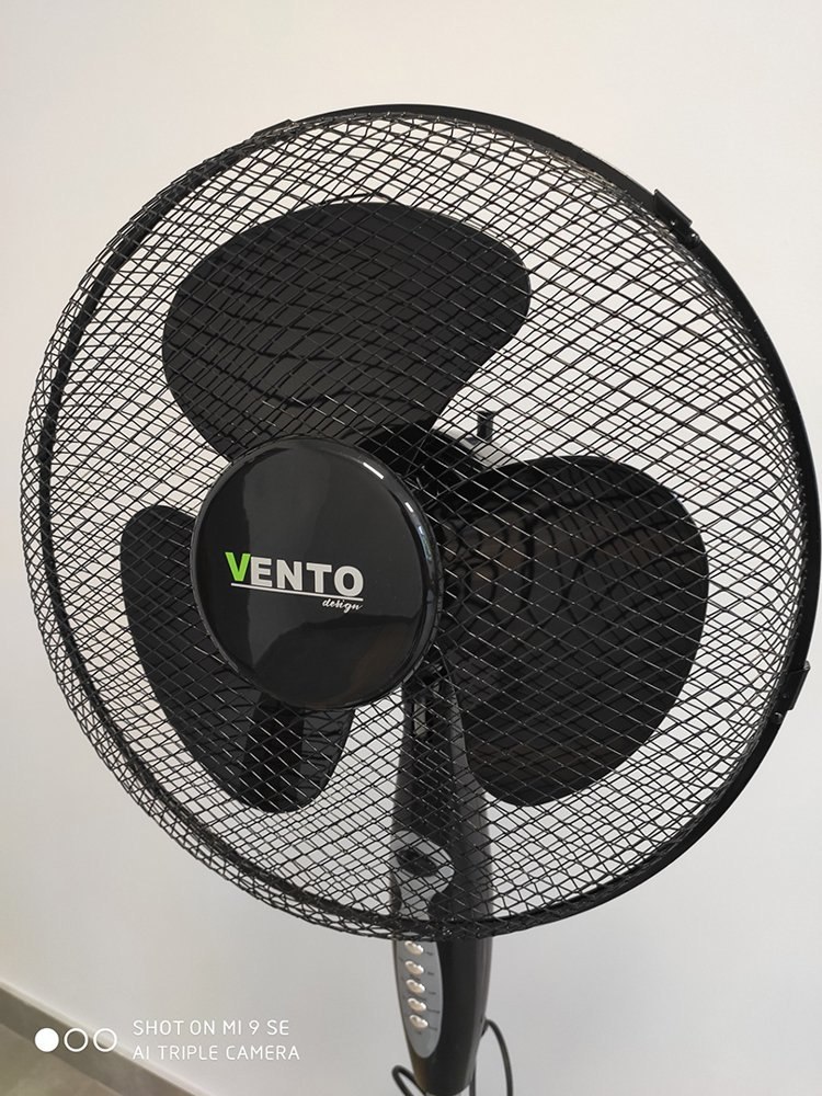 Wentylator Vento Podłogowy 40 cm 40W z Pilotem Czarny Wentylator Vento Podłogowy 40 cm 40W z Pilotem Czarny
