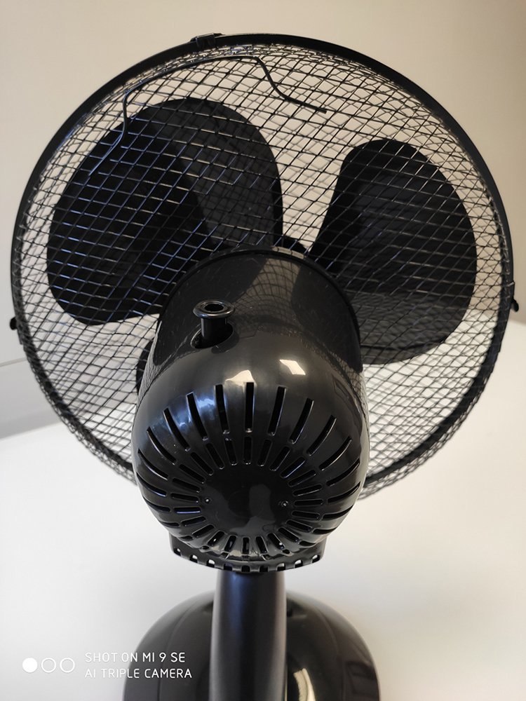 Wentylator Vento Podłogowy 40 cm 40W z Pilotem Czarny Wentylator Vento Podłogowy 40 cm 40W z Pilotem Czarny