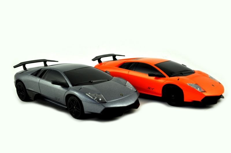 Samochód RC Lamborghini 670 - licencja 1:24 Samochód RC Lamborghini 670 - licencja 1:24