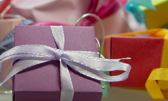 Jak zapakować prezent, żeby zrobić na kimś wrażenie?