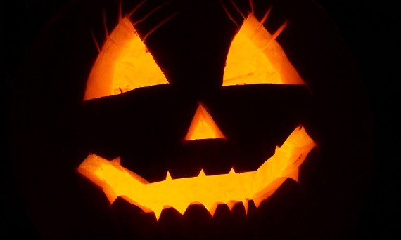 Niebanalne Gadżety na Halloween - najstraszniejsze ozdoby dla dorosłych